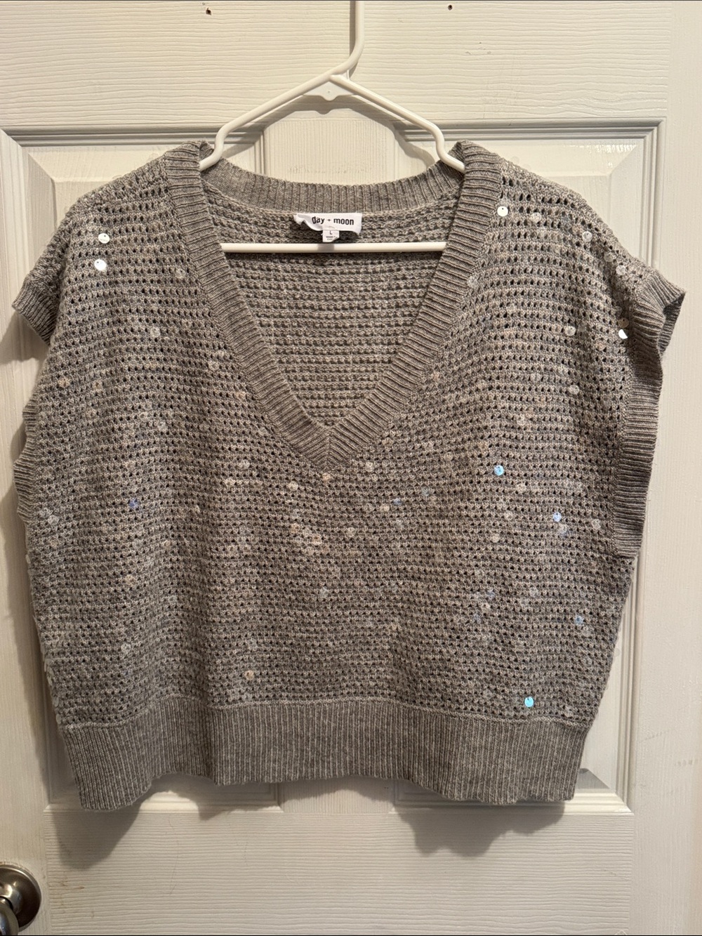 Day + Moon Grey Sequin Knit Cap Sleeve Sweater - V-Neck Vest L